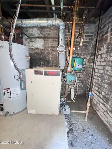 761 2nd Avenue, Troy, NY 12182