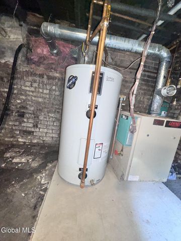 761 2nd Avenue, Troy, NY 12182