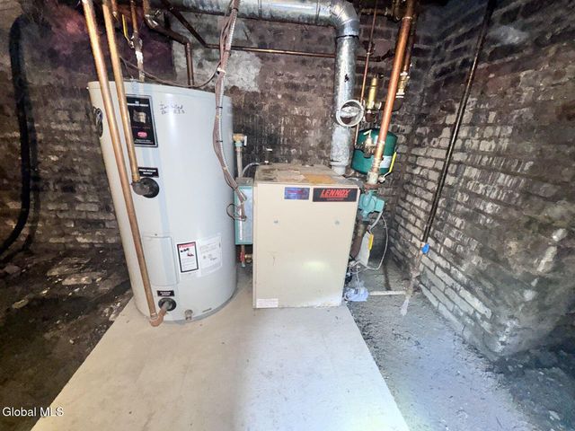 761 2nd Avenue, Troy, NY 12182