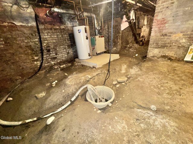 761 2nd Avenue, Troy, NY 12182