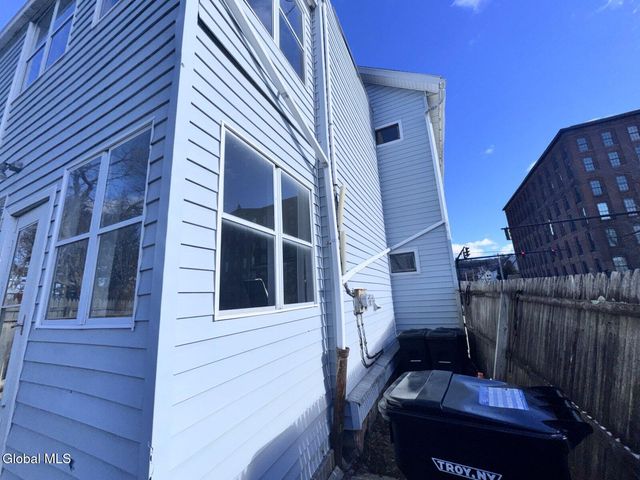 761 2nd Avenue, Troy, NY 12182