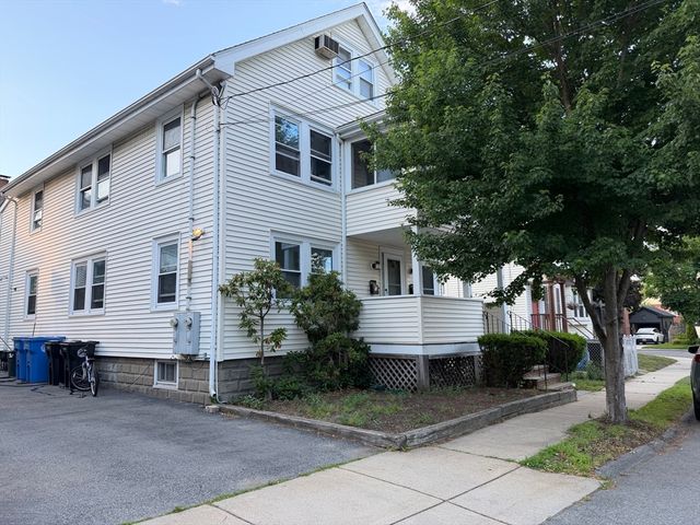 18 Banks St 1, Belmont, MA 02478