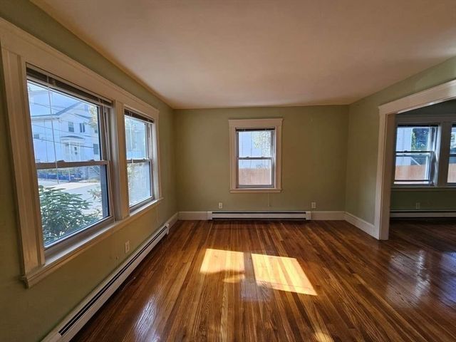 18 Banks St 1, Belmont, MA 02478