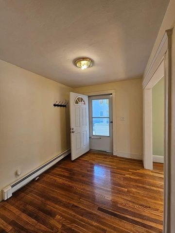 18 Banks St 1, Belmont, MA 02478