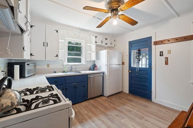 80 Glenwood Avenue, Dover, NH 03820