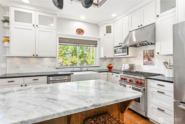 1410 Langara Circle, Bellingham, WA 98229