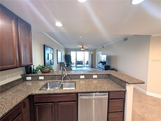 7070 KEY HAVEN ROAD 602, Seminole, FL 33777