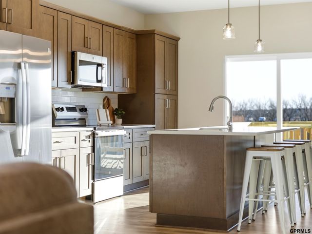 7934 N 93 Street, Omaha, NE 68122