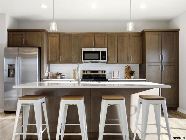 7934 N 93 Street, Omaha, NE 68122