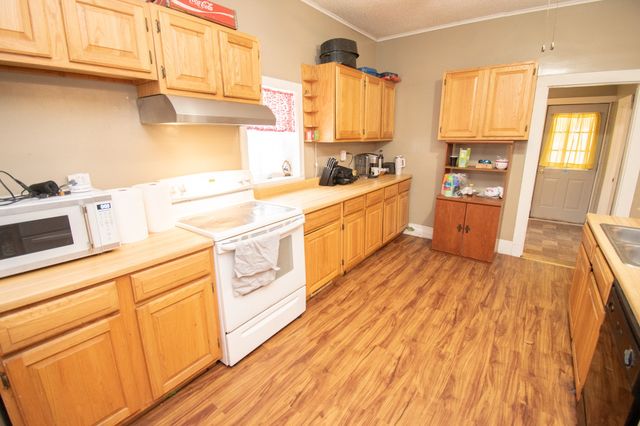 1026 N CENTER Street, Corry, PA 16407