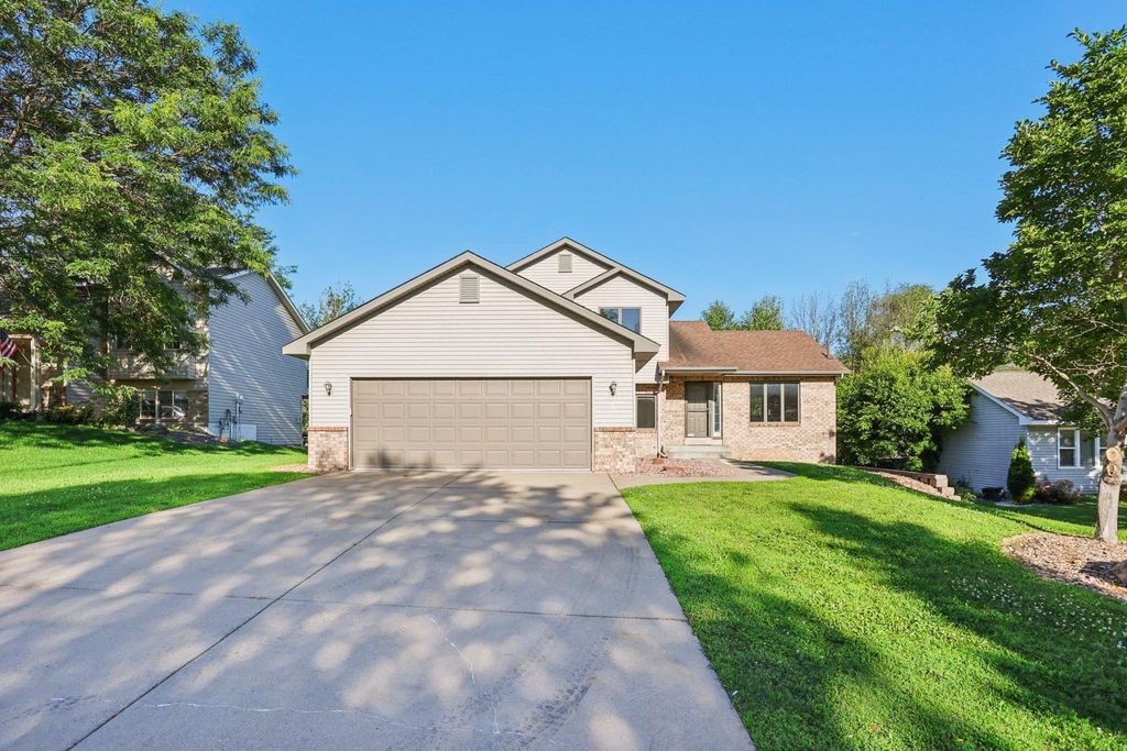 1504 Monarch Street, Shakopee, MN 55379