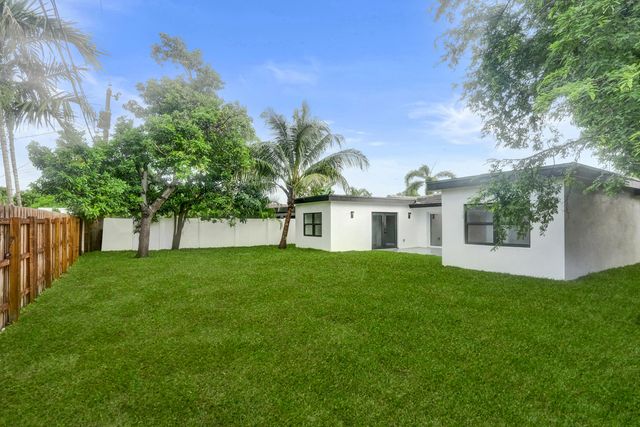 4581 NE 3RD Avenue, Oakland Park, FL 33334