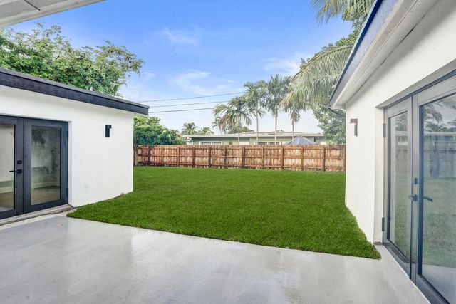 4581 NE 3RD Avenue, Oakland Park, FL 33334