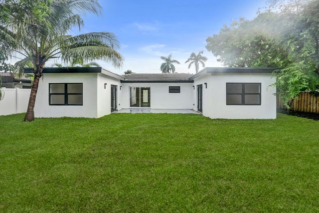4581 NE 3RD Avenue, Oakland Park, FL 33334