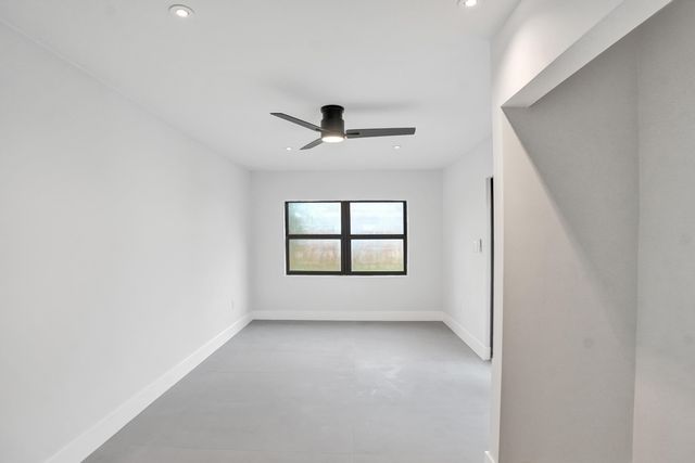 4581 NE 3RD Avenue, Oakland Park, FL 33334