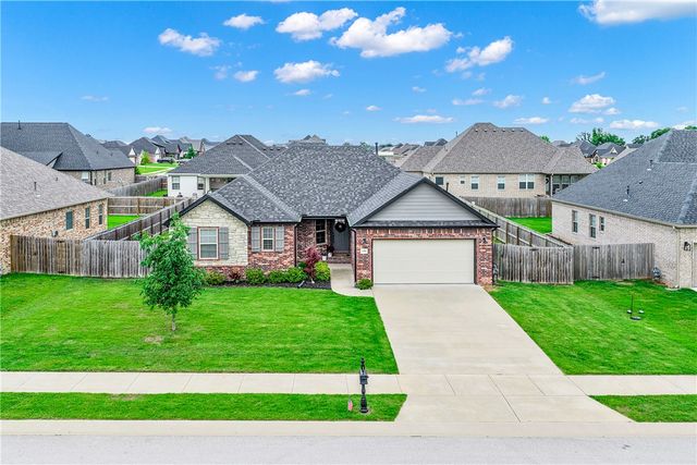 1280 Cassia Street, Tontitown, AR 72762