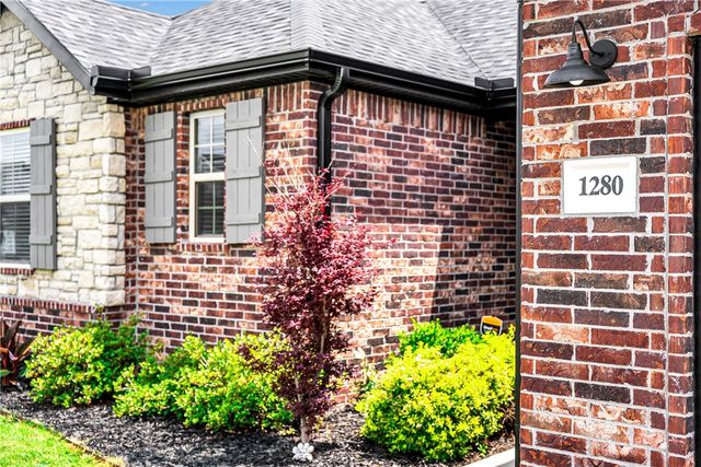 1280 Cassia Street, Tontitown, AR 72762