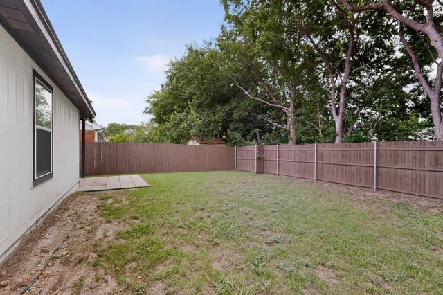 7729 Misty Ridge Drive N, Fort Worth, TX 76137