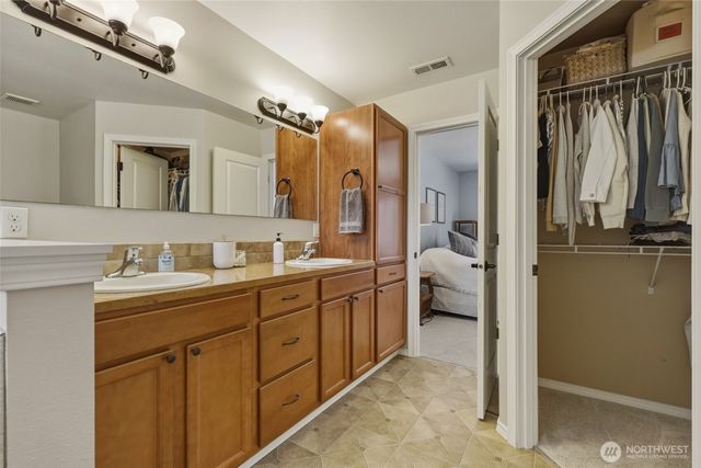 303 135th Place SE, Rainier, WA 98576
