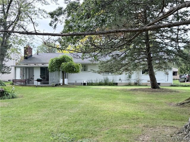 101 Sibley Drive, West Seneca, NY 14224