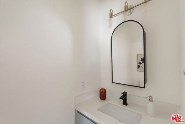 3961 Tilden Avenue 3, Culver City, CA 90232