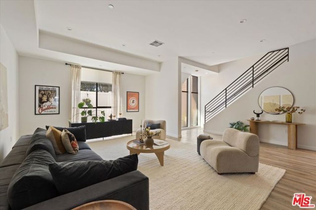 3961 Tilden Avenue 3, Culver City, CA 90232