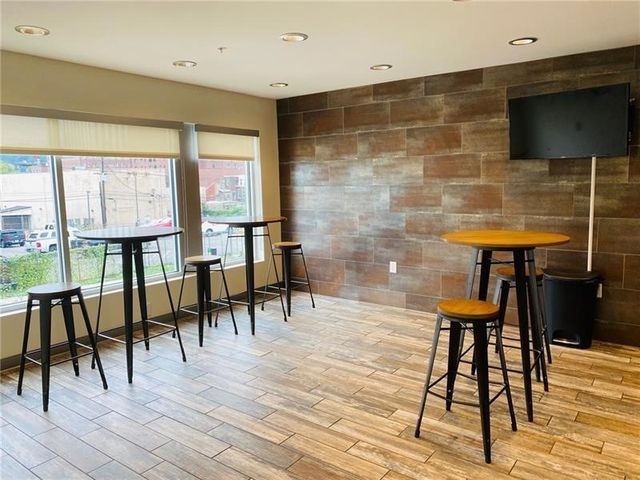 1655 Fifth Avenue 409, Pittsburgh, PA 15219