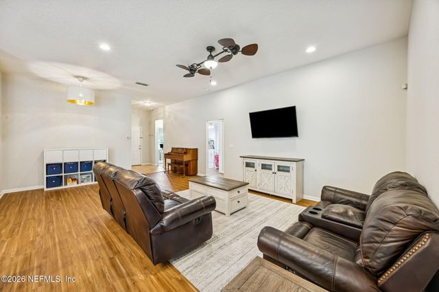 4228 GREAT FALLS Loop, Middleburg, FL 32068