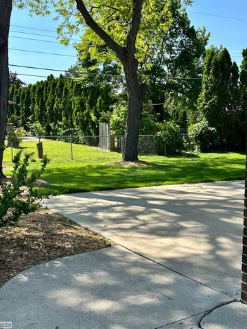 36171 Pompano Drive, Sterling Heights, MI 48310