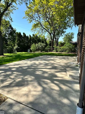 36171 Pompano Drive, Sterling Heights, MI 48310