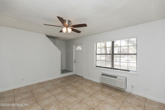 7235 KEN KNIGHT Drive, Jacksonville, FL 32209