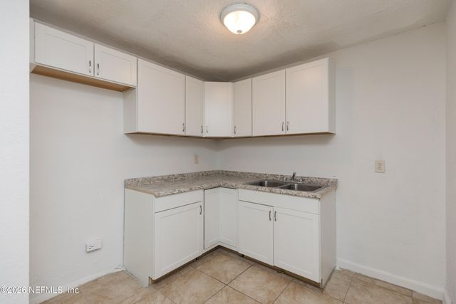 7235 KEN KNIGHT Drive, Jacksonville, FL 32209