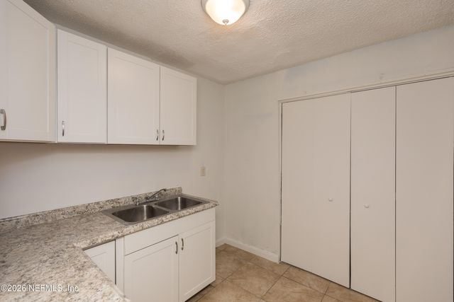 7235 KEN KNIGHT Drive, Jacksonville, FL 32209