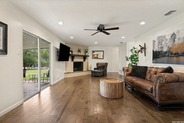 3881 MENGER DR, San Antonio, TX 78259