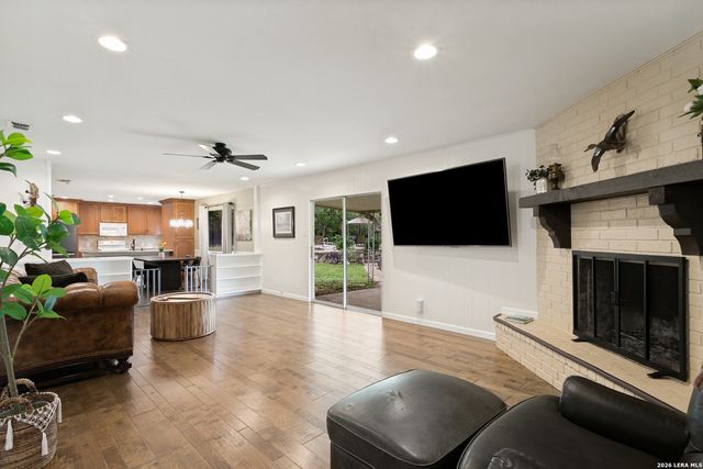 3881 MENGER DR, San Antonio, TX 78259
