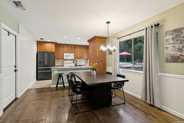 3881 MENGER DR, San Antonio, TX 78259