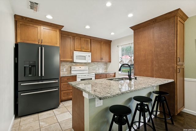 3881 MENGER DR, San Antonio, TX 78259