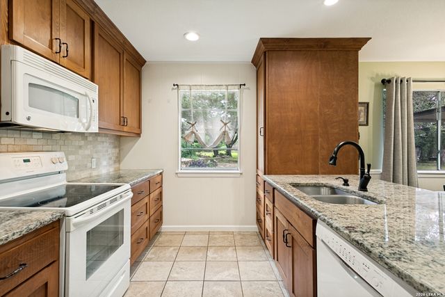 3881 MENGER DR, San Antonio, TX 78259