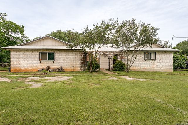 3881 MENGER DR, San Antonio, TX 78259