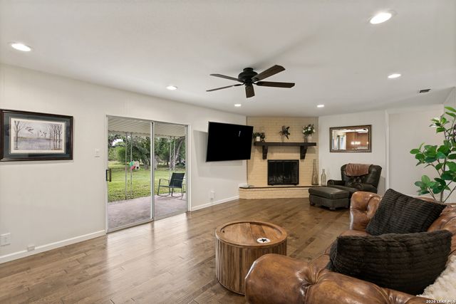 3881 MENGER DR, San Antonio, TX 78259