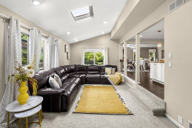 45 Ditmars Cir, Hillsborough Twp., NJ 08844