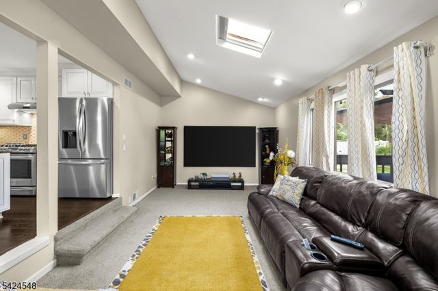 45 Ditmars Cir, Hillsborough Twp., NJ 08844