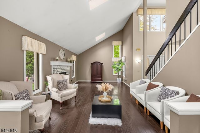 45 Ditmars Cir, Hillsborough Twp., NJ 08844