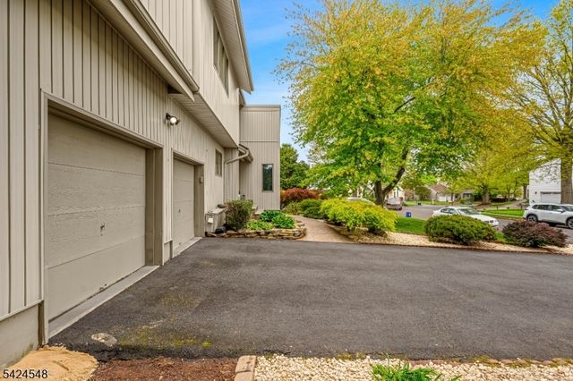 45 Ditmars Cir, Hillsborough Twp., NJ 08844