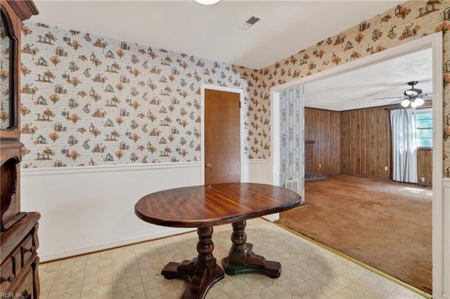 405 Dunmore DR, Newport News, VA 23602