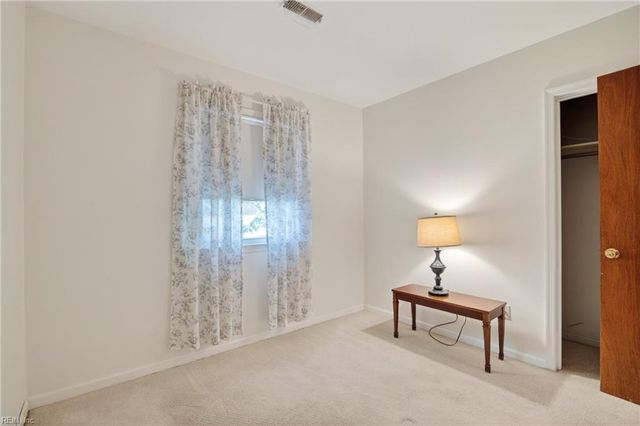405 Dunmore DR, Newport News, VA 23602