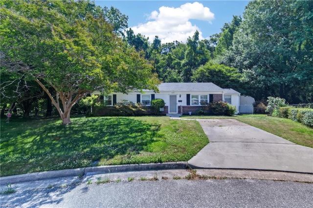 405 Dunmore DR, Newport News, VA 23602