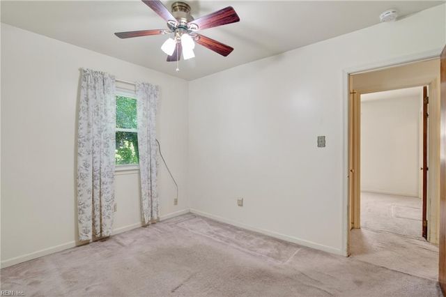 405 Dunmore DR, Newport News, VA 23602