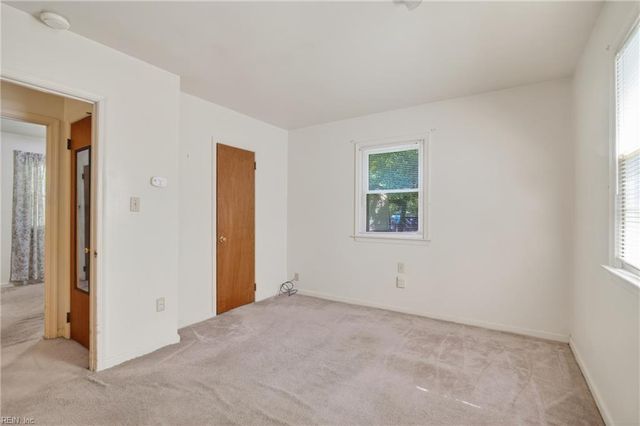 405 Dunmore DR, Newport News, VA 23602
