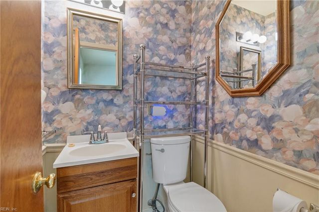 405 Dunmore DR, Newport News, VA 23602